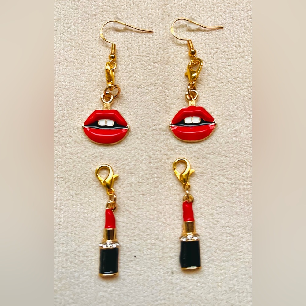 NWT HANDMADE PAIR OF EARRINGS WITH EXTRA PAIR OF CHARMS
